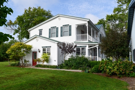 Carlinville County Home Estate For Sale with Acreage - image 42