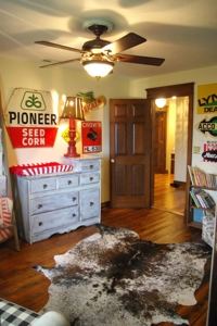 Carlinville County Home Estate For Sale with Acreage - image 31