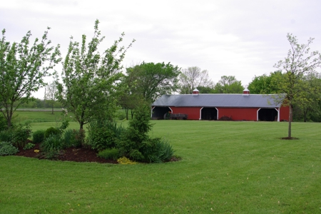 Carlinville County Home Estate For Sale with Acreage - image 7