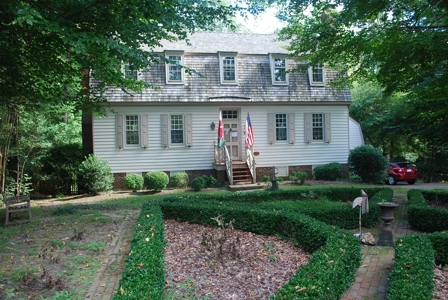 Historic Dutch Colonial in Williamsburg - image 7