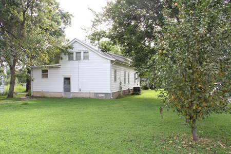 Charming 1 1/2 Sty 3 Bd. Home at Auction in Yates Center, KS - image 22