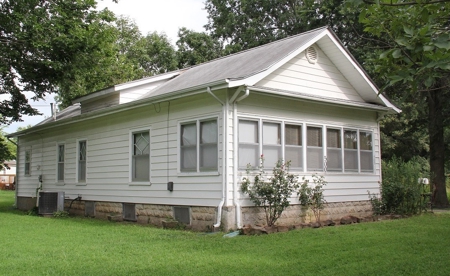 Charming 1 1/2 Sty 3 Bd. Home at Auction in Yates Center, KS - image 14