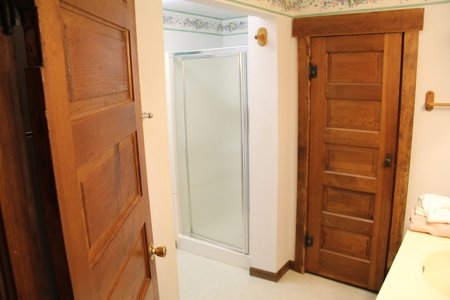 Charming 1 1/2 Sty 3 Bd. Home at Auction in Yates Center, KS - image 3