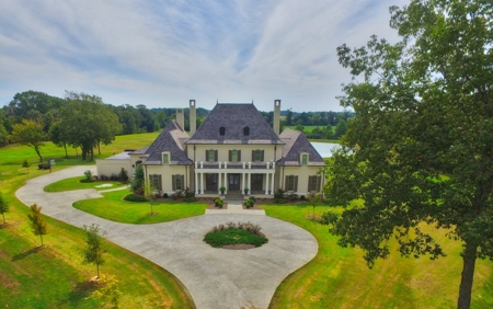 Waterfront Home For Sale in Jackson TN, 40 acres - image 1