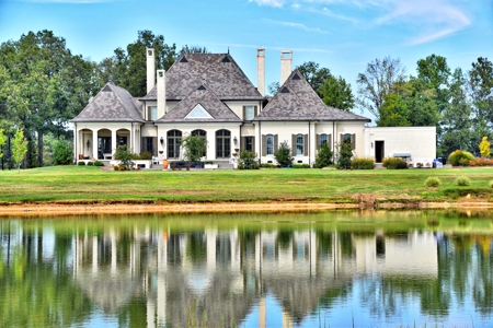 Waterfront Home For Sale in Jackson TN, 40 acres - image 2