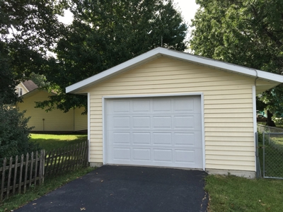 106 South Pine Stonington Illinois Online Auction - image 3