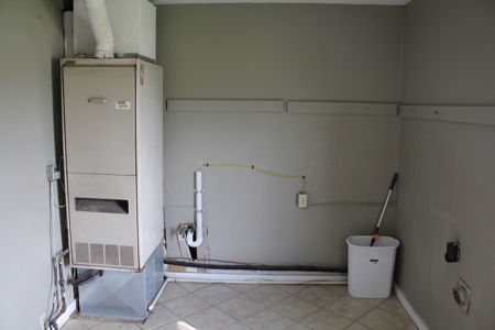 Nice 4 Bedroom Home at Absolute Auction in Emporia, Kansas - image 2