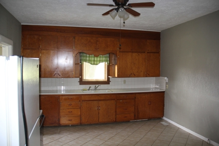 Nice 4 Bedroom Home at Absolute Auction in Emporia, Kansas - image 5