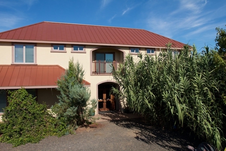 Vineyard Winery VRBO Event Venue For Sale in Walla Walla WA - image 1