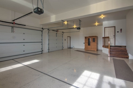 4 Bedroom Home for Sale in Southwind Country Club Estates - image 15