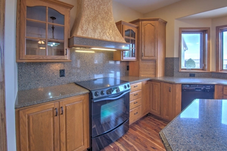 4 Bedroom Home for Sale in Southwind Country Club Estates - image 39