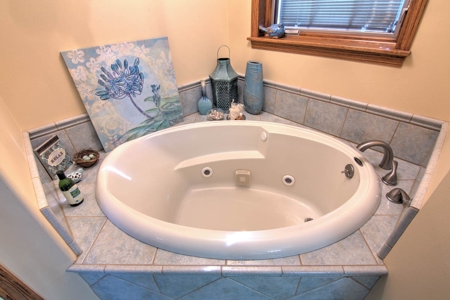 4 Bedroom Home for Sale in Southwind Country Club Estates - image 20