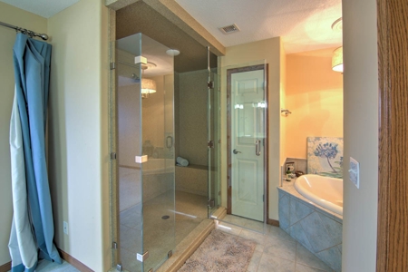 4 Bedroom Home for Sale in Southwind Country Club Estates - image 19