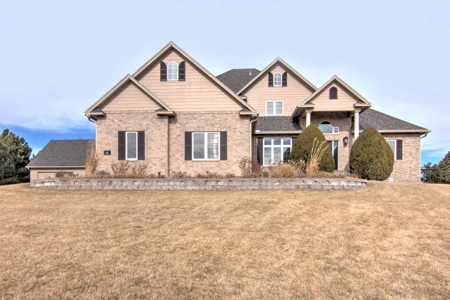 4 Bedroom Home for Sale in Southwind Country Club Estates - image 7