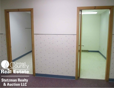 OFFICE BUILDING in ULYSSES, KS - SELLING BY PRIVATE AUCTION - image 12