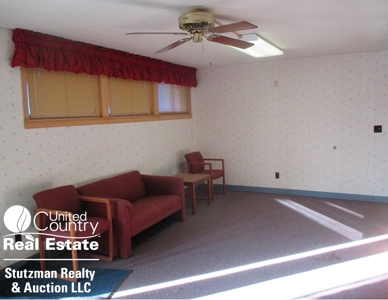 OFFICE BUILDING in ULYSSES, KS - SELLING BY PRIVATE AUCTION - image 4