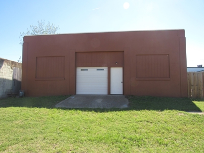 Commercial Real Estate W/ High Traffic - image 5