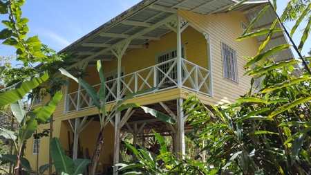 Fully Titled  Caribbean Beach home Big Creek Bocas del Toro - image 3