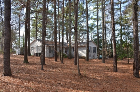 3 Bedroom Home on 3.69 Acres Hartselle, Alabama - image 2