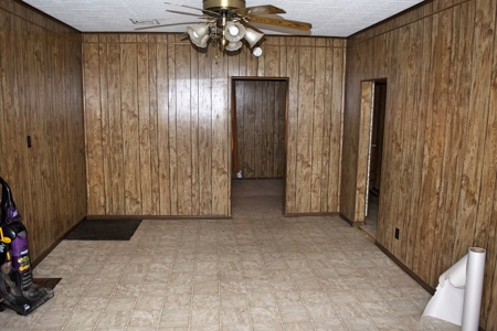Home Sells At Auction - image 4