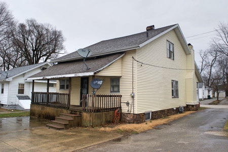Home Sells At Auction - image 19