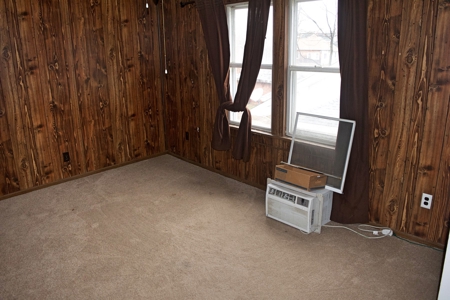Home Sells At Auction - image 16