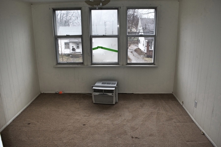 Home Sells At Auction - image 14