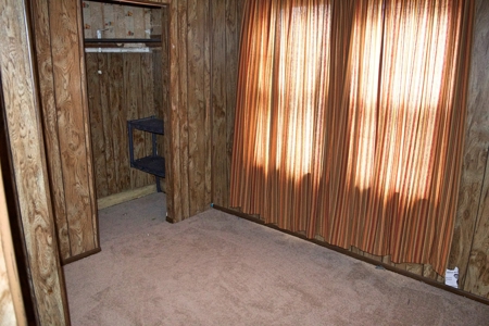 Home Sells At Auction - image 8