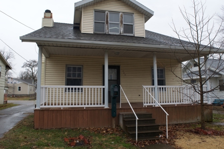 Home Sells At Auction - image 18