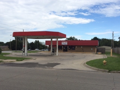 Gas Station Convenience Store in Lawrence KS for Sale - image 1