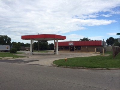 Gas Station Convenience Store in Lawrence KS for Sale - image 4