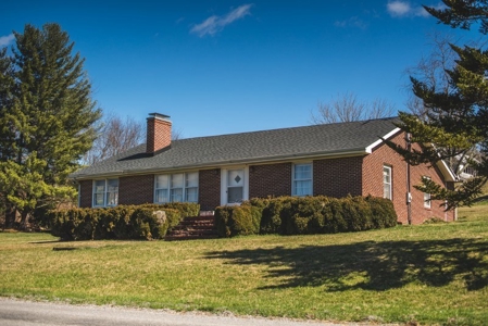 Country Home and Land for Sale in Floyd VA at Auction! - image 4