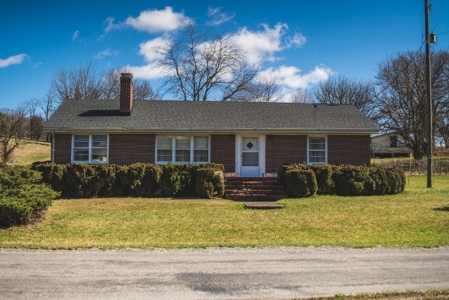 Country Home and Land for Sale in Floyd VA at Auction! - image 3