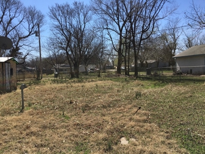 Lot for Sale in Perry, OK | 416 Ivanhoe - image 3