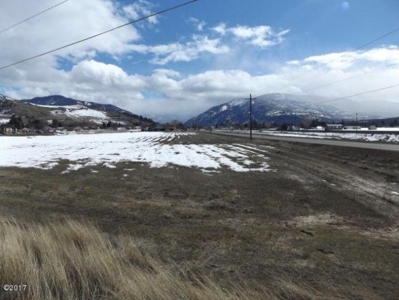 Commercial Property For Sale - image 15