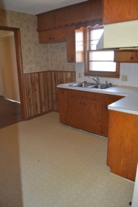 Home on 5 Acres in Kansas City, KS - image 3