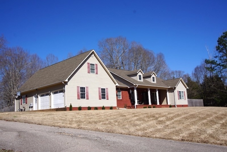 Tennessee Country Home for Sale with acreage - Parsons TN - image 8