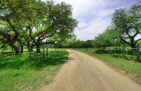 Historic Farmhouse on 22 acres for sale - Fredericksburg TX - image 23