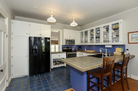 Historic Farmhouse on 22 acres for sale - Fredericksburg TX - image 14