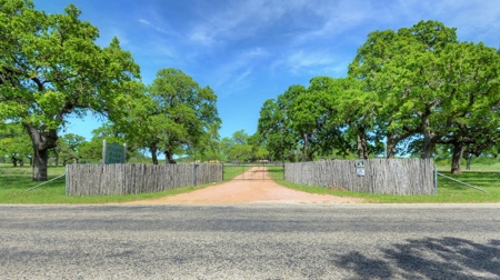 Historic Farmhouse on 22 acres for sale - Fredericksburg TX - image 22
