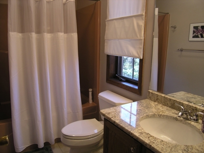 Contemporary Home in Galena, IL - image 18