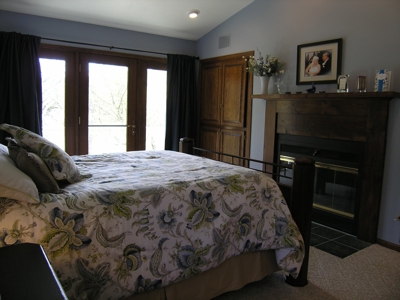 Contemporary Home in Galena, IL - image 13