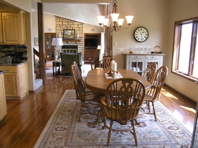 Contemporary Home in Galena, IL - image 6