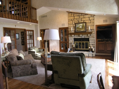 Contemporary Home in Galena, IL - image 9