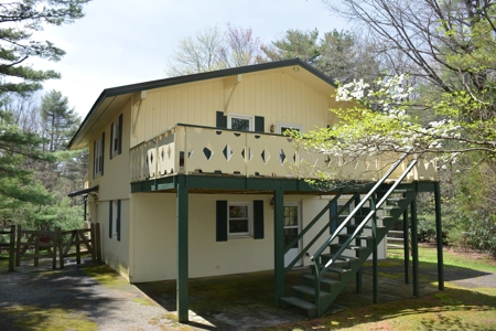 Contemporary Mountain Chalet - Roaring Gap, NC - image 2