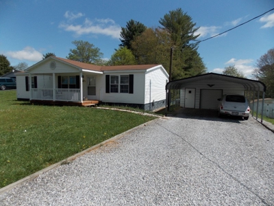 Home in Town of Floyd for Sale and Personal Property Auction - image 2