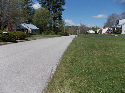 Home in Town of Floyd for Sale and Personal Property Auction - image 3