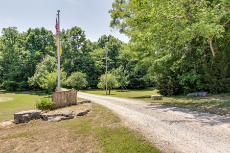 Tn Country Home W/Acreage For Sale Maury County Culleoka Tn - image 1