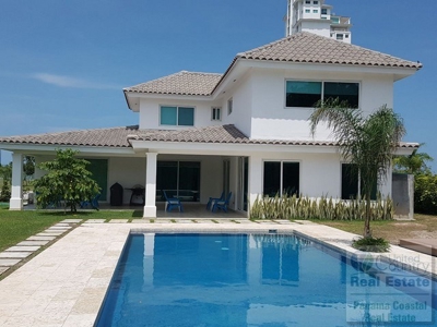 Luxury Home for Sale in Bijao, Panama - image 11