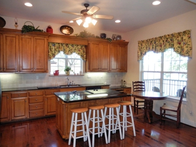 Luxury Waterfront Home On Hideaway Lake In East Texas - image 12